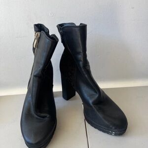 DKNY Black Leather Chunky-Heel Ankle Boots